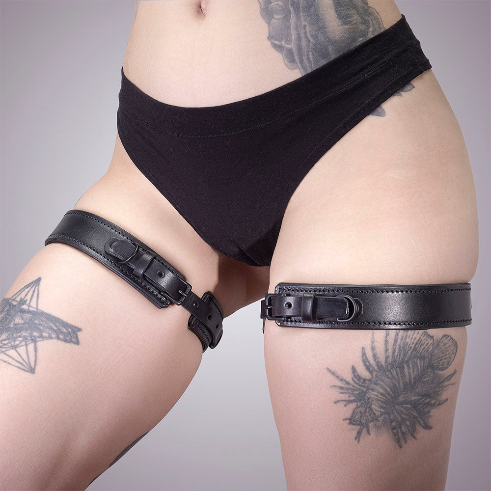 Midnight Padded Thigh Harness &amp; Cuffs [Slim]
